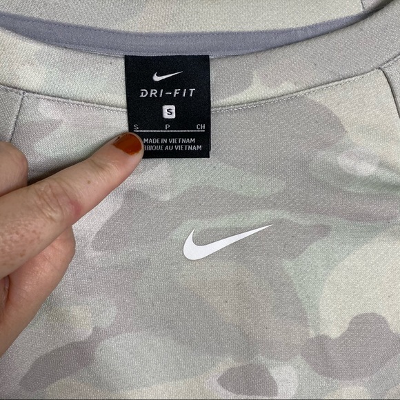 Nike Rebel Dri Fit Camo Pullover Boxy Sweatshirt - Picture 4 of 10